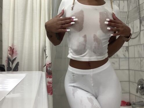 Bria Backwoods aka briabackwoods onlyfans cute bitch pulls pussy